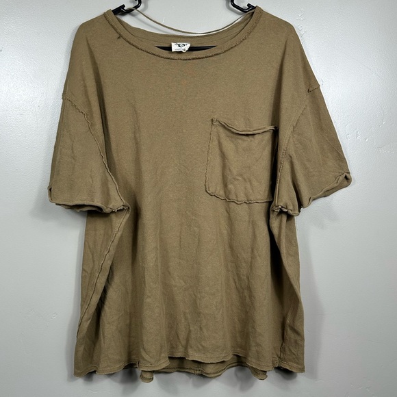 We The Free Round Neck Elbow Shortsleeve Exposed Seam Pocket Tee Size Medium - Picture 2 of 8